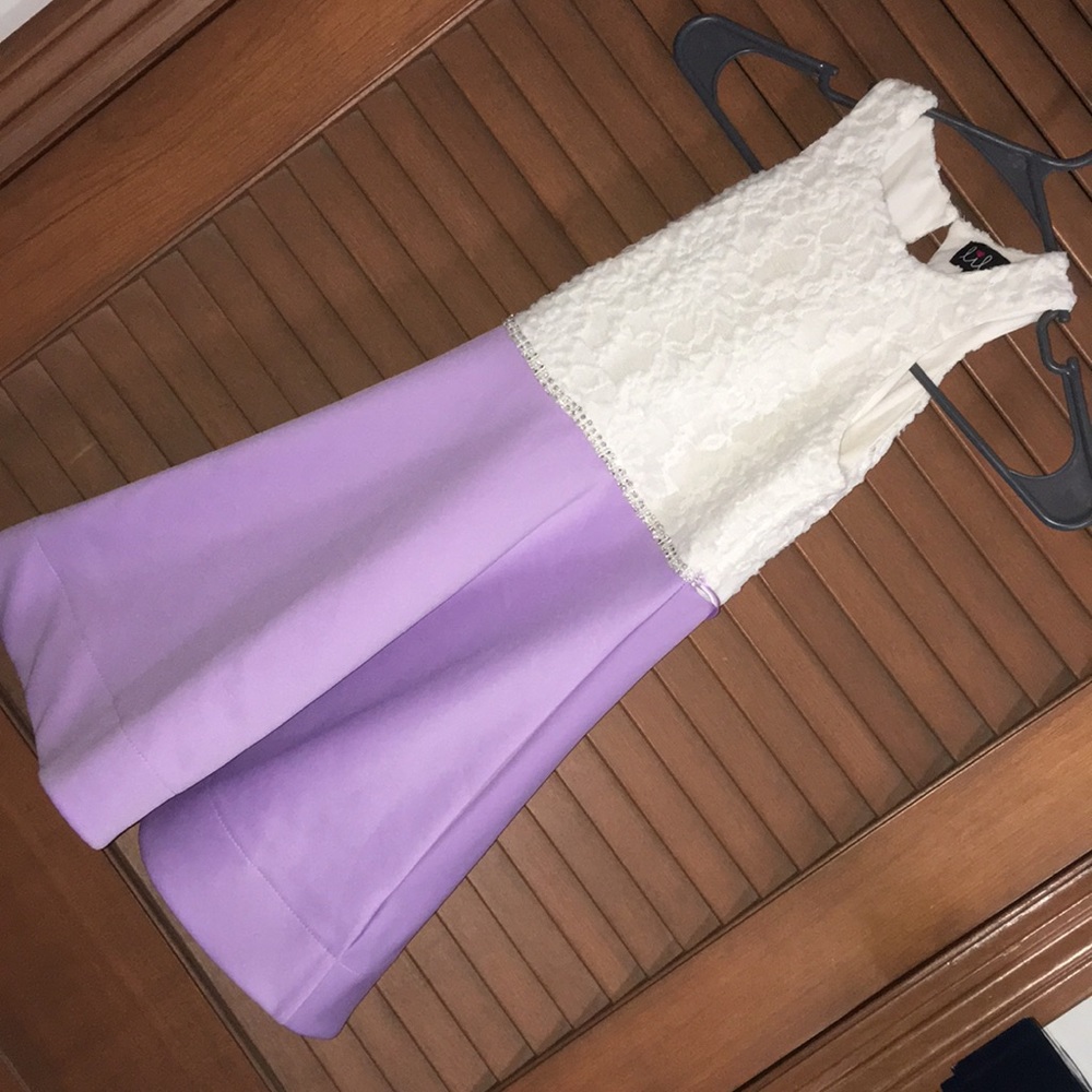 Beautiful little girls dress size 8